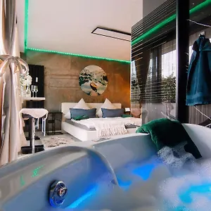 https://airportapart-exklusives-apartment-mit-whirpool-25-km.nuremberg-hotels.org